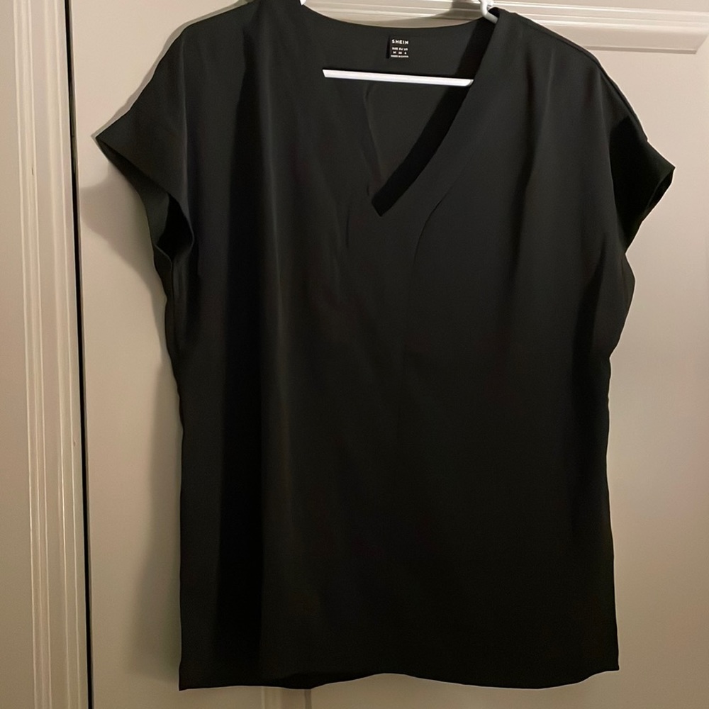 SHEIN black short-sleeved dress shirt, size M